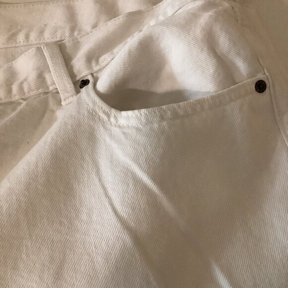 Old Navy Size 28W Plus Size Women’s Shorts White Slouchy Straight Denim. New - Picture 4 of 5